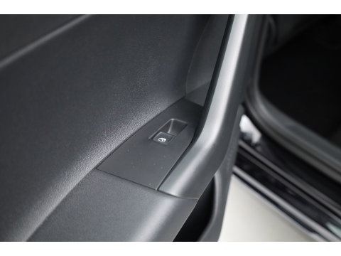 Volkswagen Polo 1.0 TSI Life Business | Rijklaar! ! | Dig. Cockpit | Adapt. Cruise | LED | Stoelverw. | Navi | PDC V+A | Apple CarPlay & Android Auto