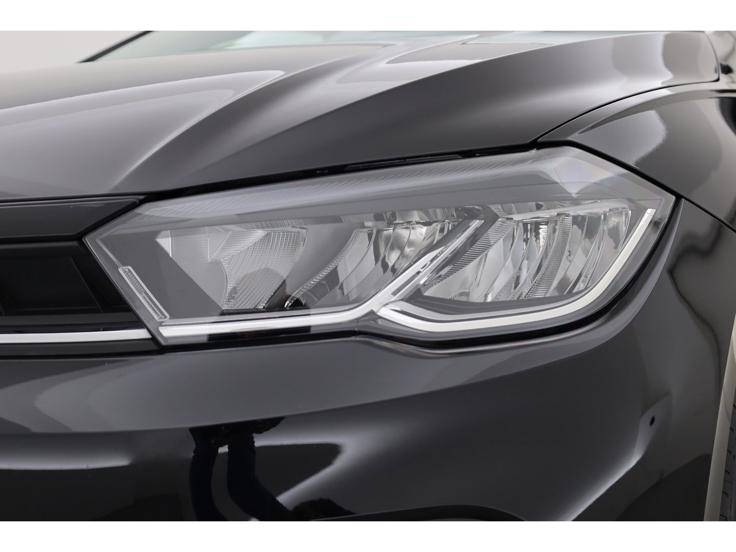 Volkswagen Polo 1.0 TSI Life Business | Rijklaar! ! | Dig. Cockpit | Adapt. Cruise | LED | Stoelverw. | Navi | PDC V+A | Apple CarPlay & Android Auto