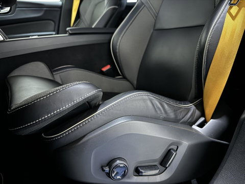 Volvo XC60 2.0 T8 AWD Polestar Engineered H/K Pano HUD ACC