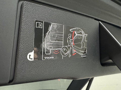 Volvo XC60 2.0 T8 AWD Polestar Engineered H/K Pano HUD ACC