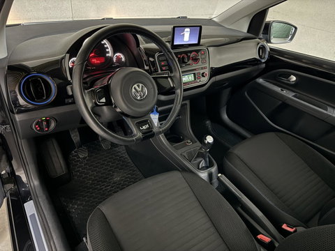 Volkswagen up! 1.0 Black up! Pano Navi 75PK Stoelverw.