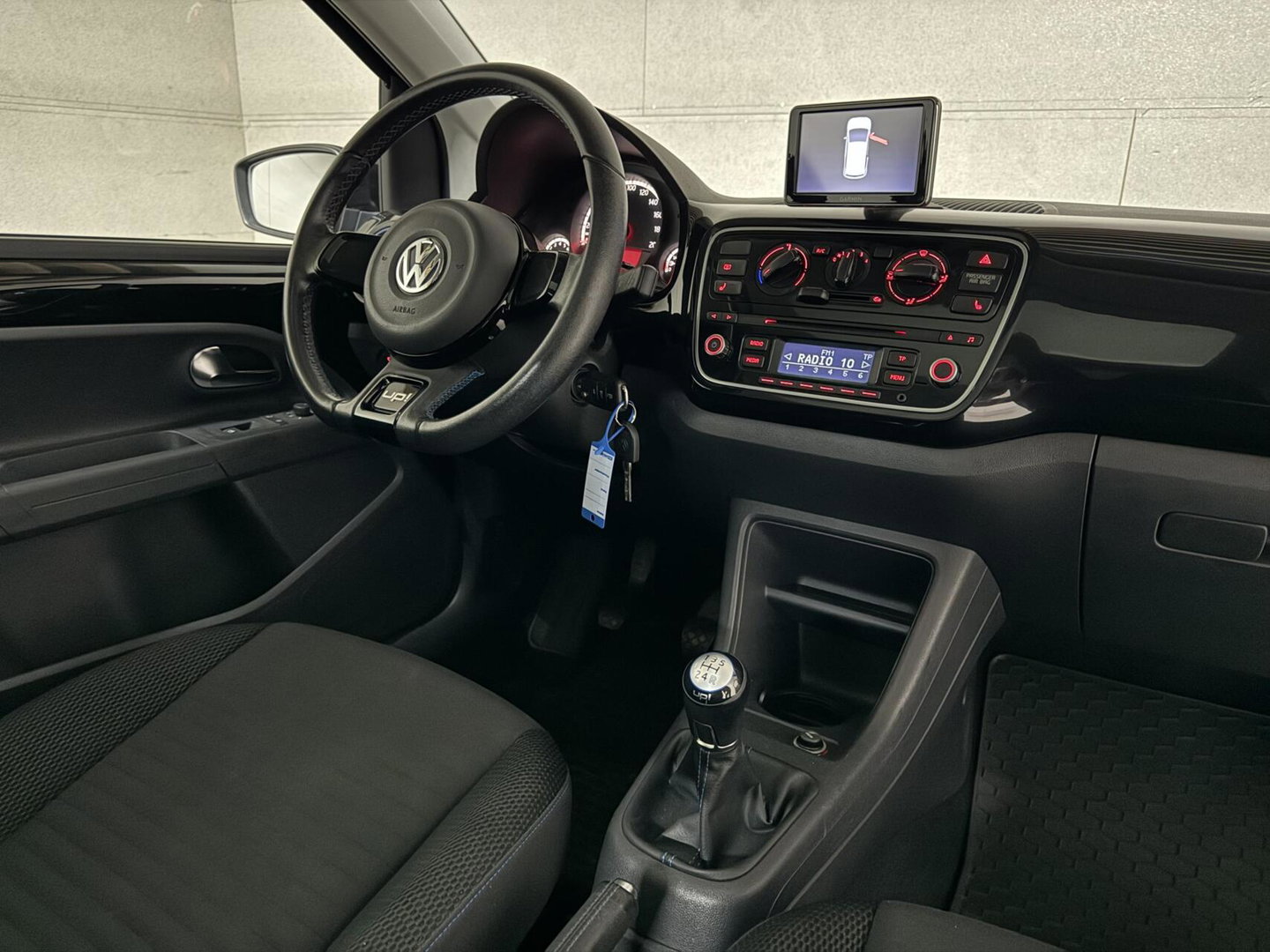 Volkswagen up! 1.0 Black up! Pano Navi 75PK Stoelverw.