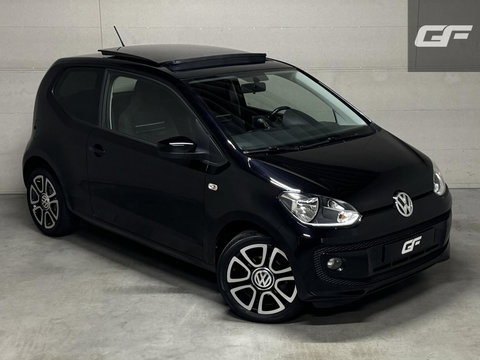 Volkswagen up! 1.0 Black up! Pano Navi 75PK Stoelverw.