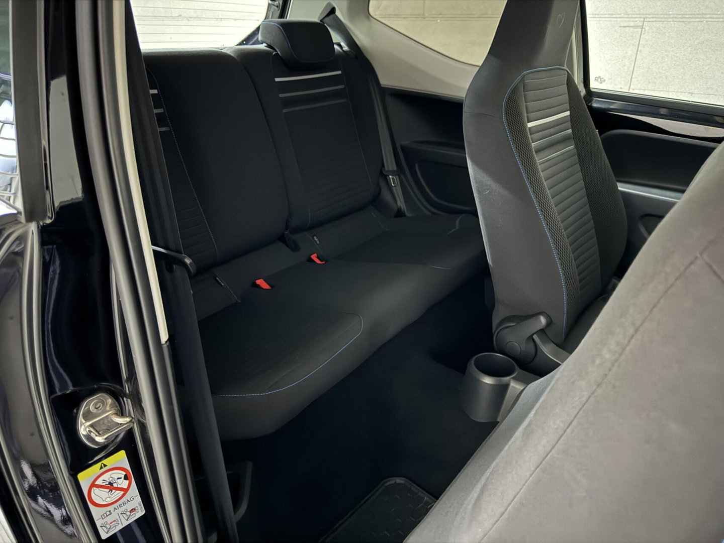 Volkswagen up! 1.0 Black up! Pano Navi 75PK Stoelverw.