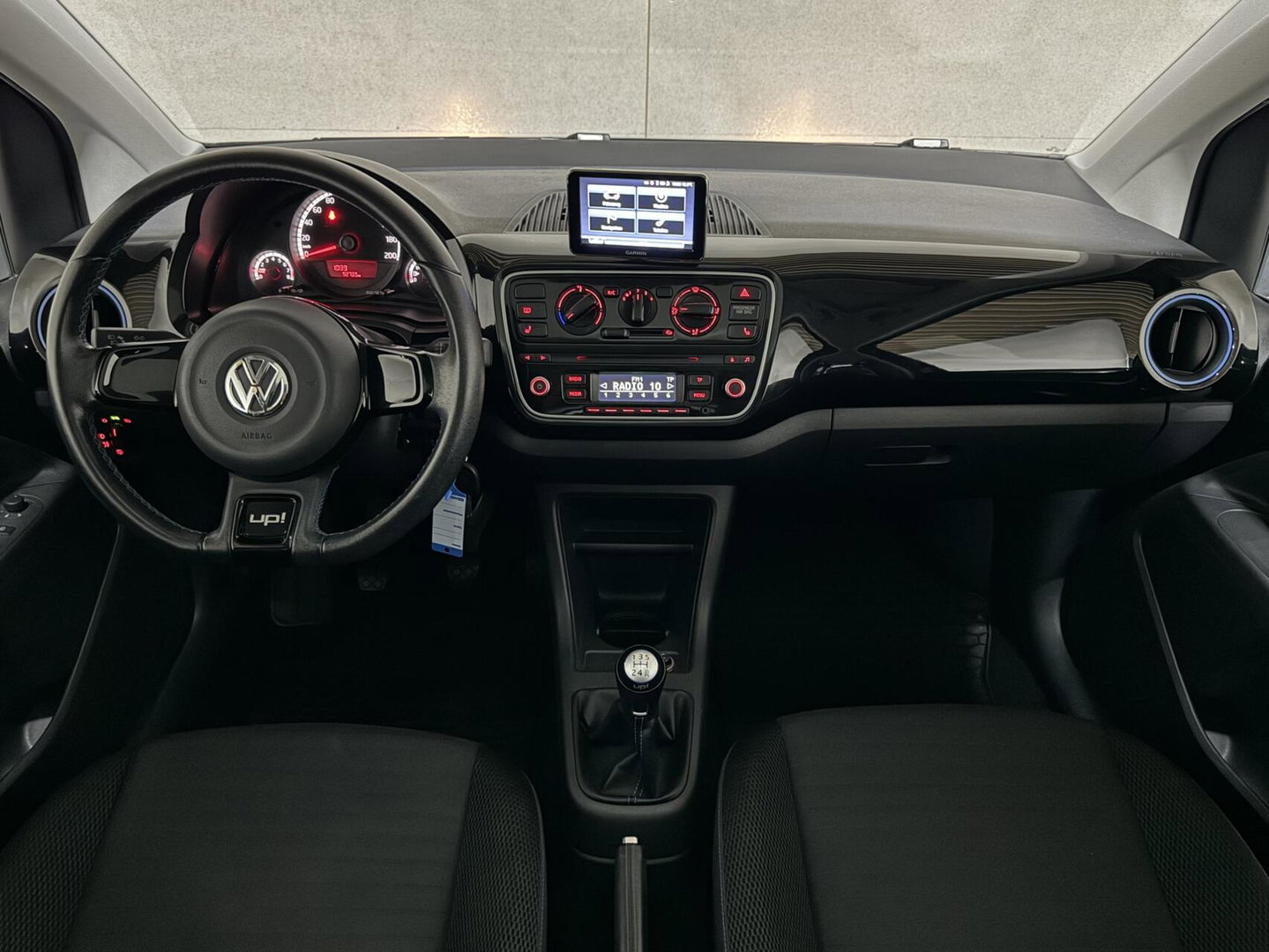 Volkswagen up! 1.0 Black up! Pano Navi 75PK Stoelverw.