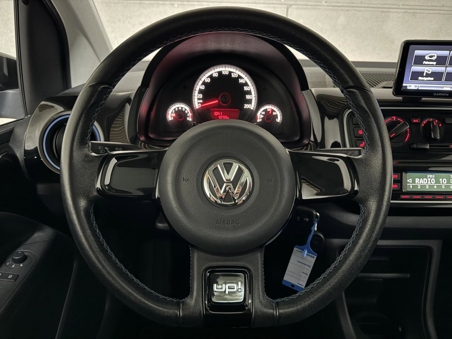 Volkswagen up! 1.0 Black up! Pano Navi 75PK Stoelverw.