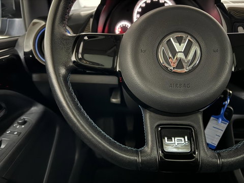 Volkswagen up! 1.0 Black up! Pano Navi 75PK Stoelverw.