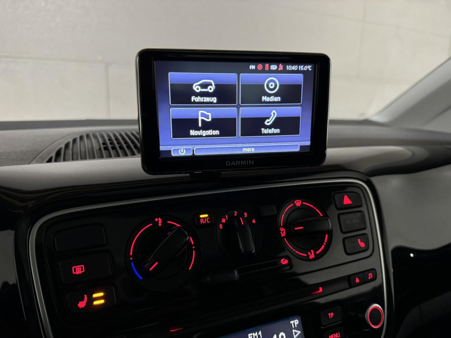 Volkswagen up! 1.0 Black up! Pano Navi 75PK Stoelverw.