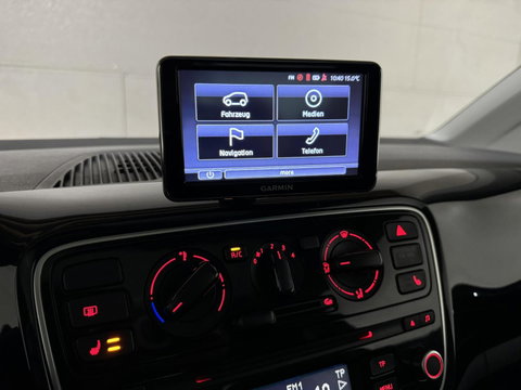 Volkswagen up! 1.0 Black up! Pano Navi 75PK Stoelverw.
