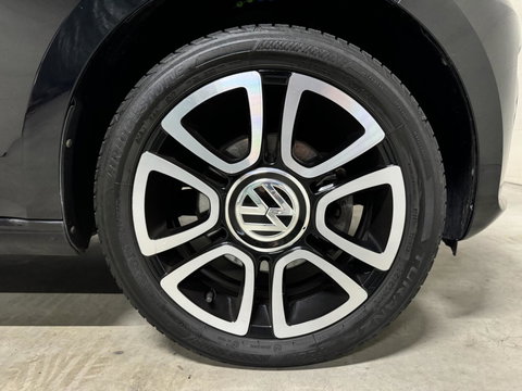Volkswagen up! 1.0 Black up! Pano Navi 75PK Stoelverw.