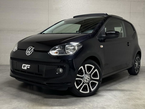 Volkswagen up! 1.0 Black up! Pano Navi 75PK Stoelverw.