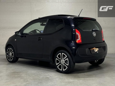 Volkswagen up! 1.0 Black up! Pano Navi 75PK Stoelverw.