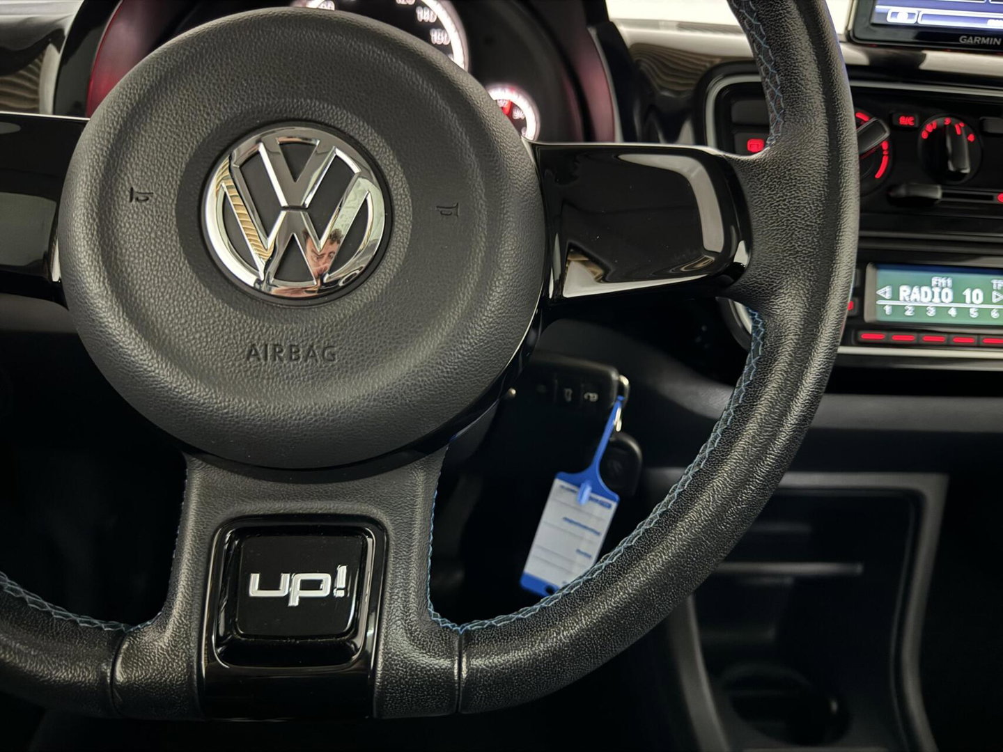 Volkswagen up! 1.0 Black up! Pano Navi 75PK Stoelverw.