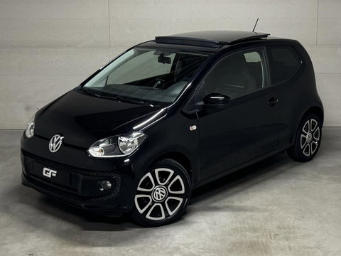 Volkswagen up! 1.0 Black up! Pano Navi 75PK Stoelverw.