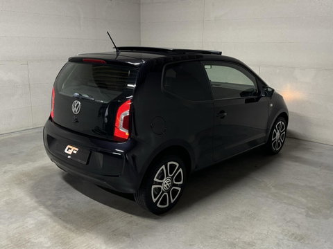 Volkswagen up! 1.0 Black up! Pano Navi 75PK Stoelverw.