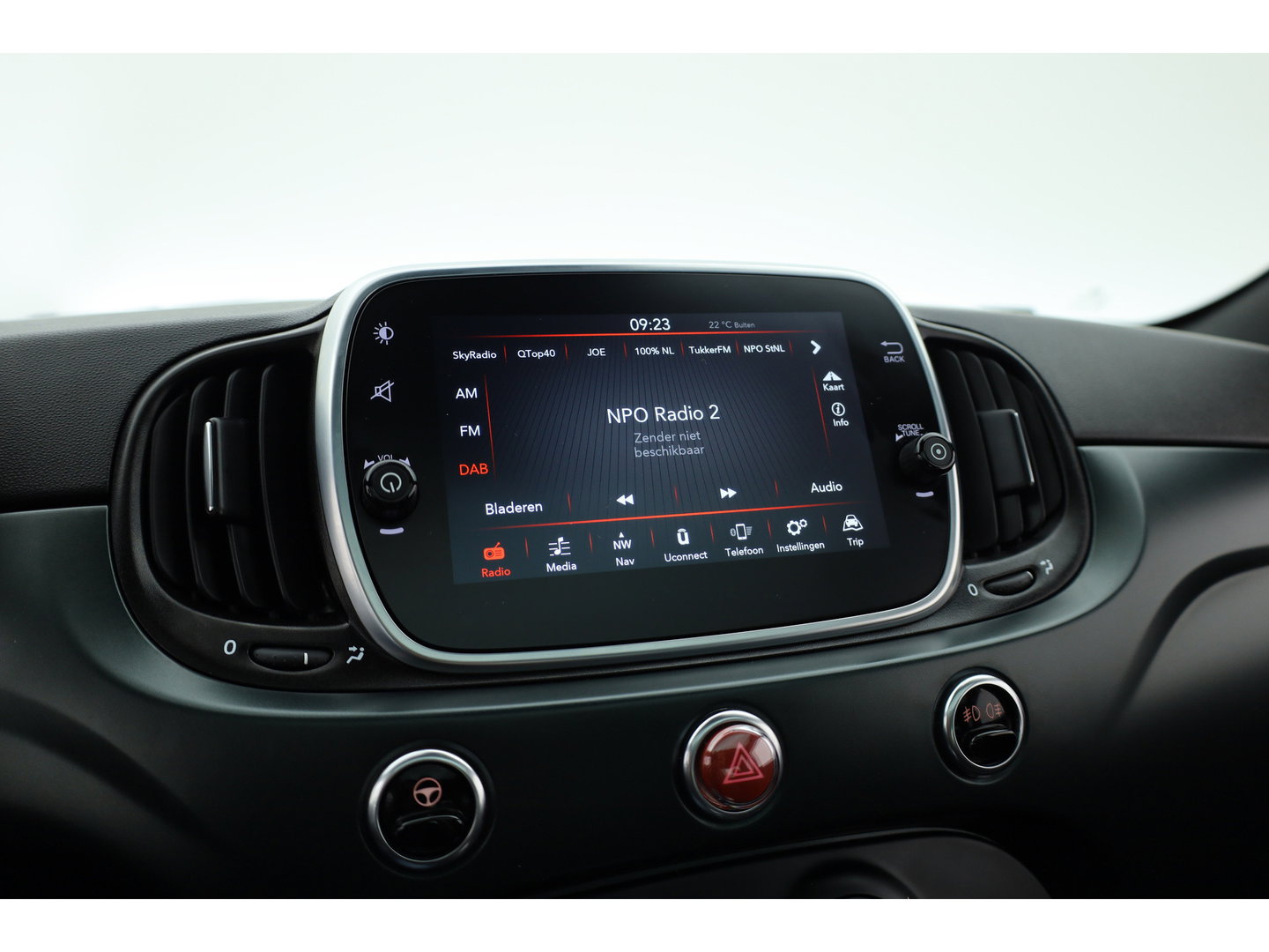 Fiat 500 1.0 Hybrid RockStar | Rijklaar!! | Pano | Cruise Contr. | DAB | Apple CarPlay | PDC+A | 16''