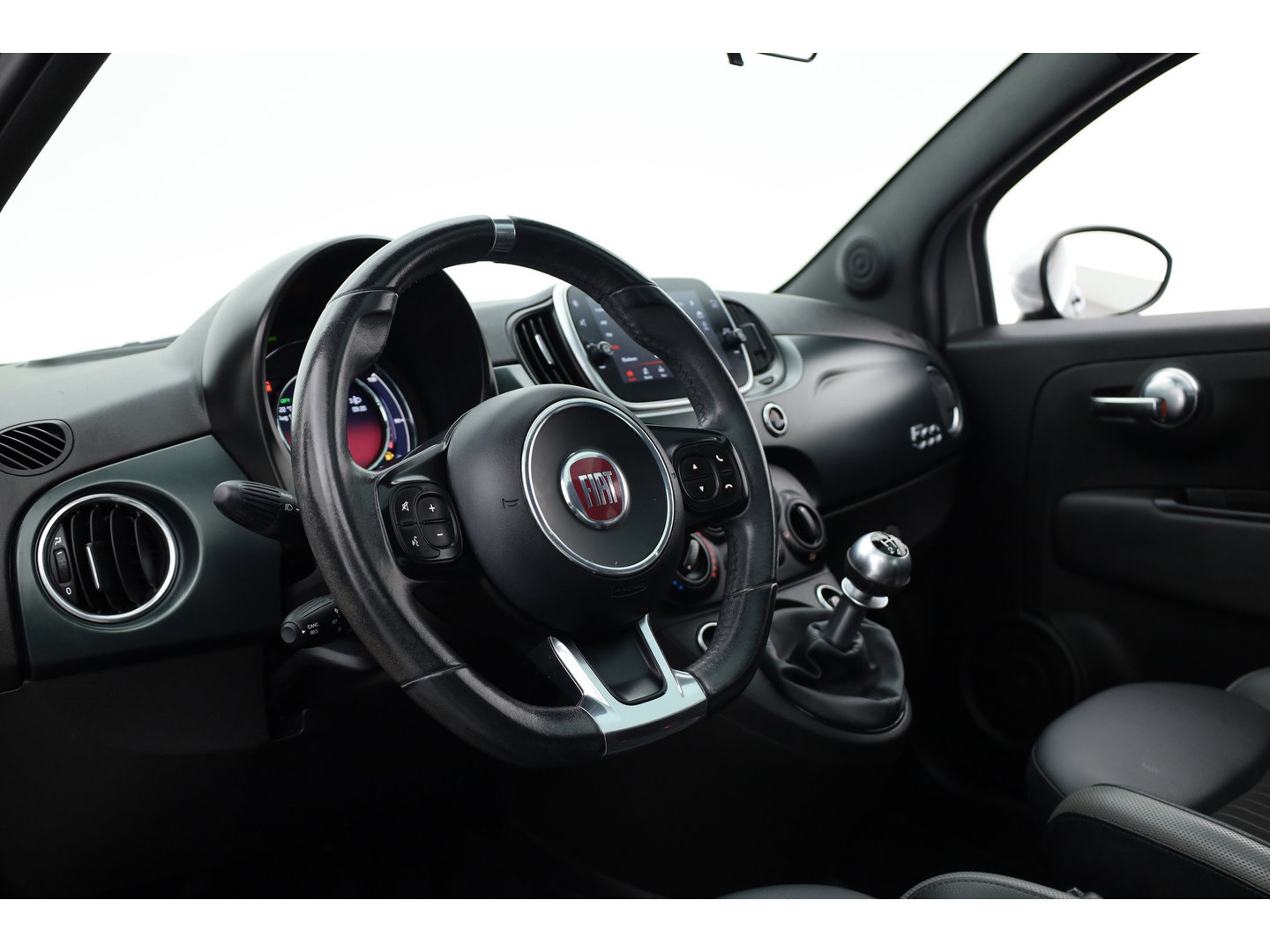 Fiat 500 1.0 Hybrid RockStar | Rijklaar!! | Pano | Cruise Contr. | DAB | Apple CarPlay | PDC+A | 16''