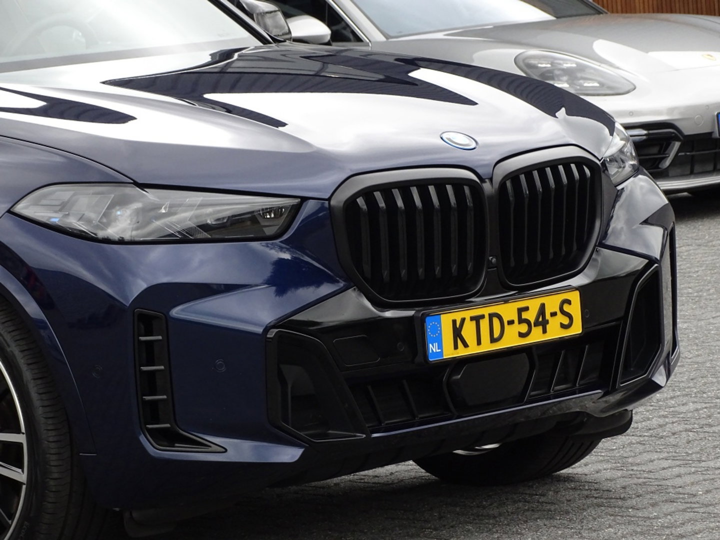 BMW X5 50e 490PK X-Drive M-Sport PRO / Individual / M-stoel / Carbon / Harman Kardon