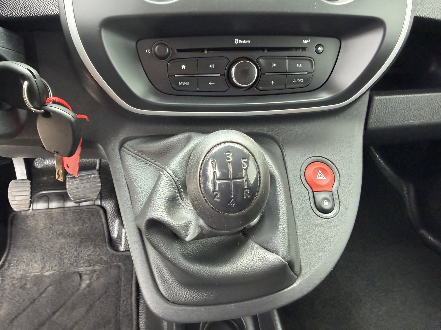 Renault Kangoo Express 1.5 dCi 75 Express Comfort / vaste prijs rijklaar € 7.950 marge ( btw vrij ) / lease vanaf € 238 / airco / cruise / navi / zilver metallic / trekhaak / dakrails