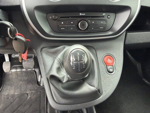 Renault Kangoo Express 1.5 dCi 75 Express Comfort / vaste prijs rijklaar € 7.950 marge ( btw vrij ) / lease vanaf € 238 / airco / cruise / navi / zilver metallic / trekhaak / dakrails