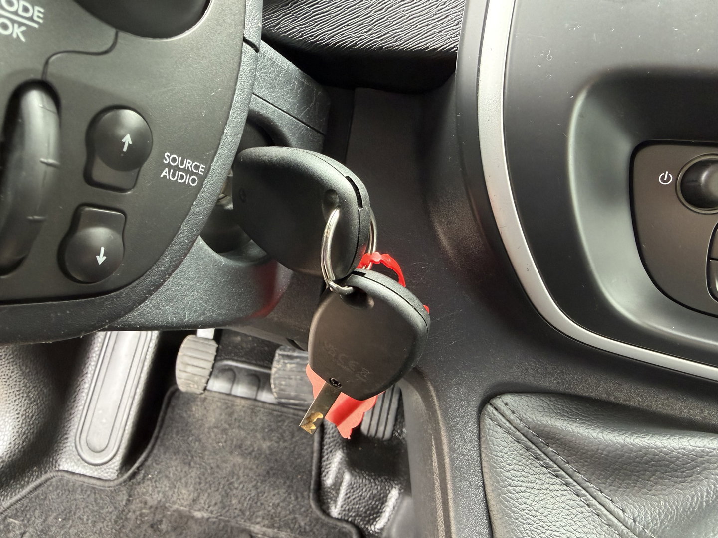 Renault Kangoo Express 1.5 dCi 75 Express Comfort / vaste prijs rijklaar € 7.950 marge ( btw vrij ) / lease vanaf € 238 / airco / cruise / navi / zilver metallic / trekhaak / dakrails