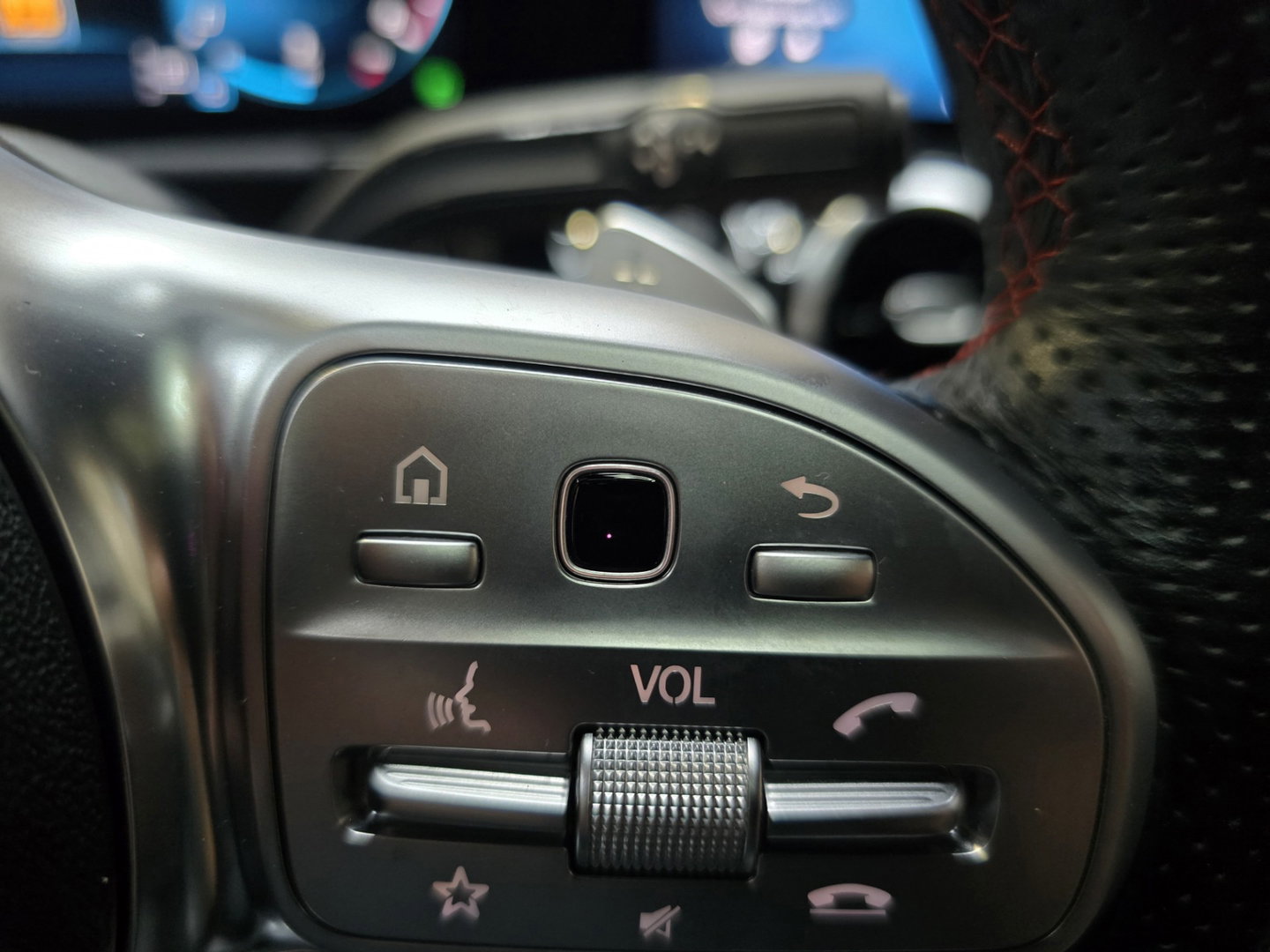 Mercedes-Benz B-Klasse 200 Business Solution AMG Navi Camera Trekhaak Clima Cruiise LM