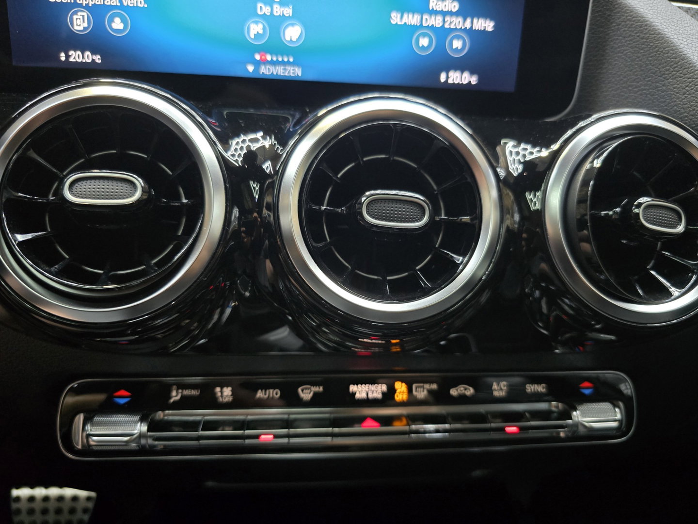 Mercedes-Benz B-Klasse 200 Business Solution AMG Navi Camera Trekhaak Clima Cruiise LM