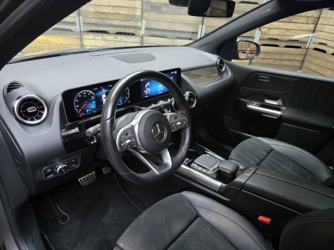 Mercedes-Benz B-Klasse 200 Business Solution AMG Navi Camera Trekhaak Clima Cruiise LM