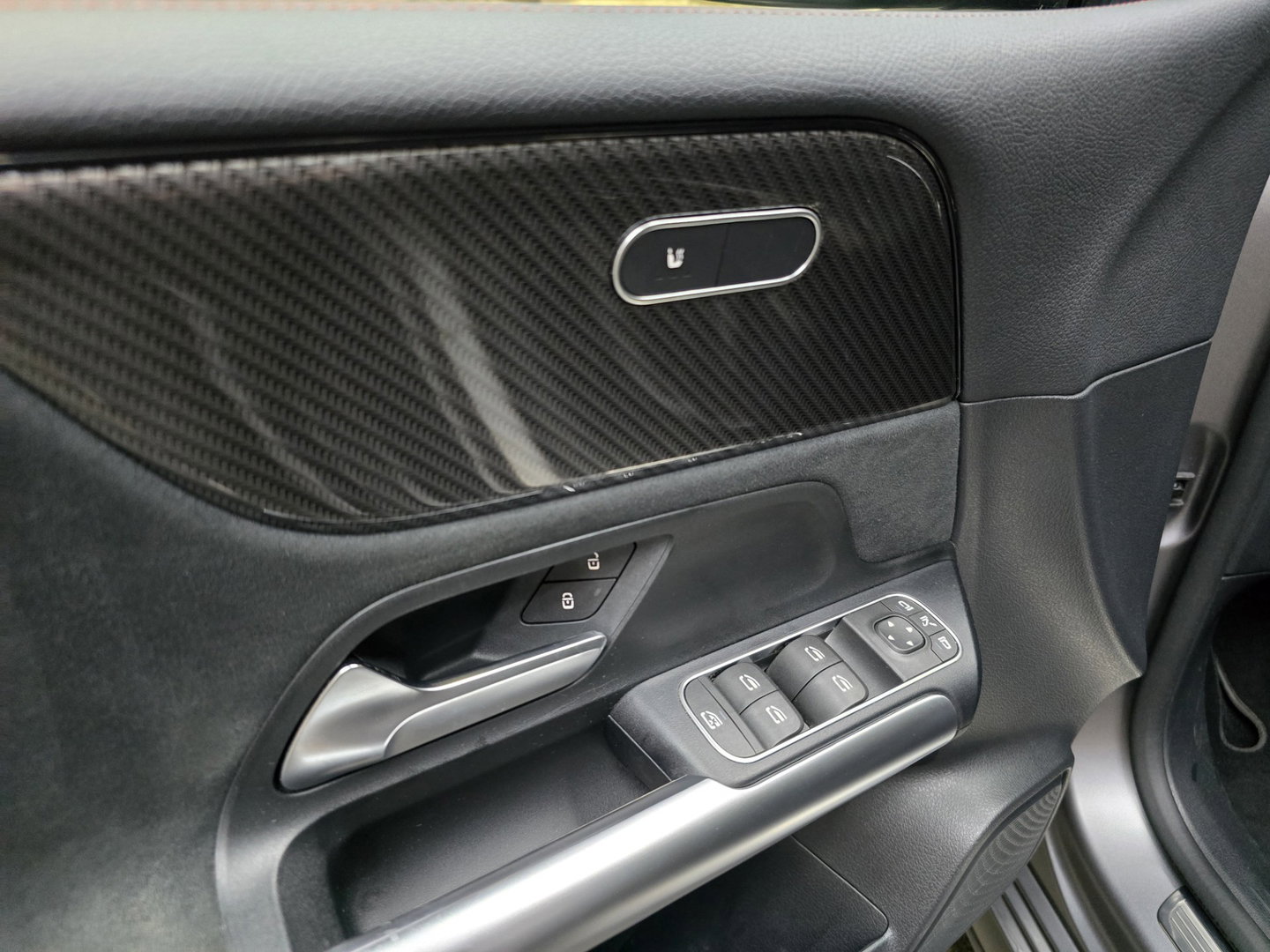Mercedes-Benz B-Klasse 200 Business Solution AMG Navi Camera Trekhaak Clima Cruiise LM