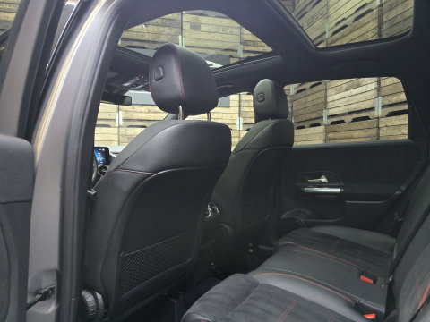 Mercedes-Benz B-Klasse 200 Business Solution AMG Navi Camera Trekhaak Clima Cruiise LM