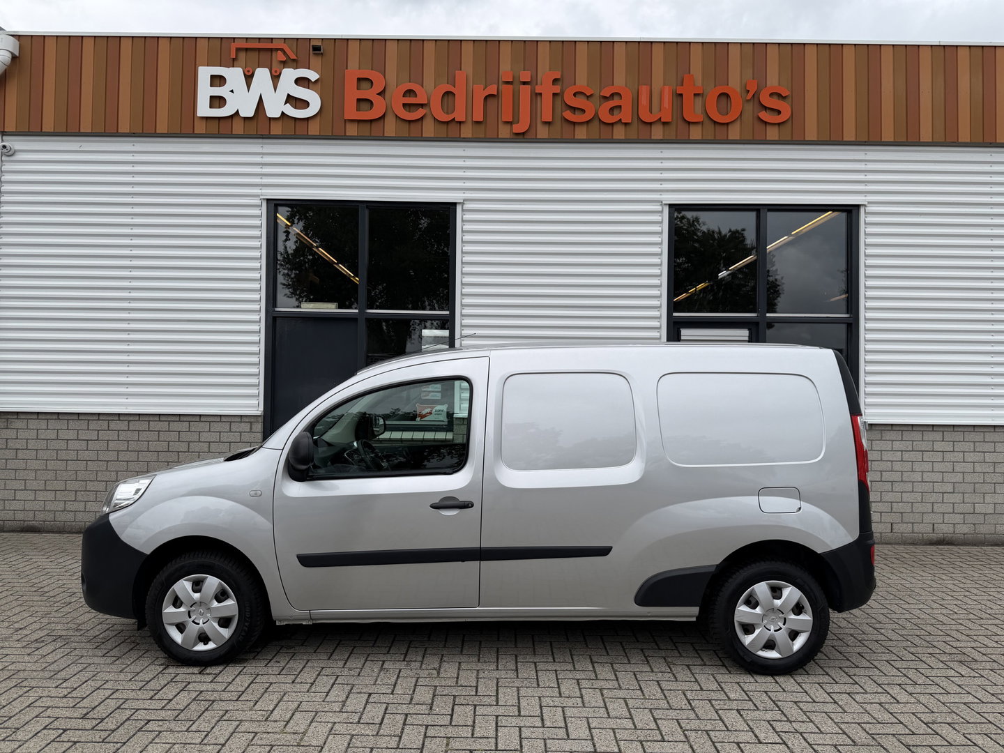 Renault Kangoo 1.5 dCi 90pk automaat Energy Comfort Maxi L2H1 / vaste prijs rijklaar € 11.950 ex btw / lease vanaf € 256 / airco / zilver metallic / pdc achter ! / euro 6