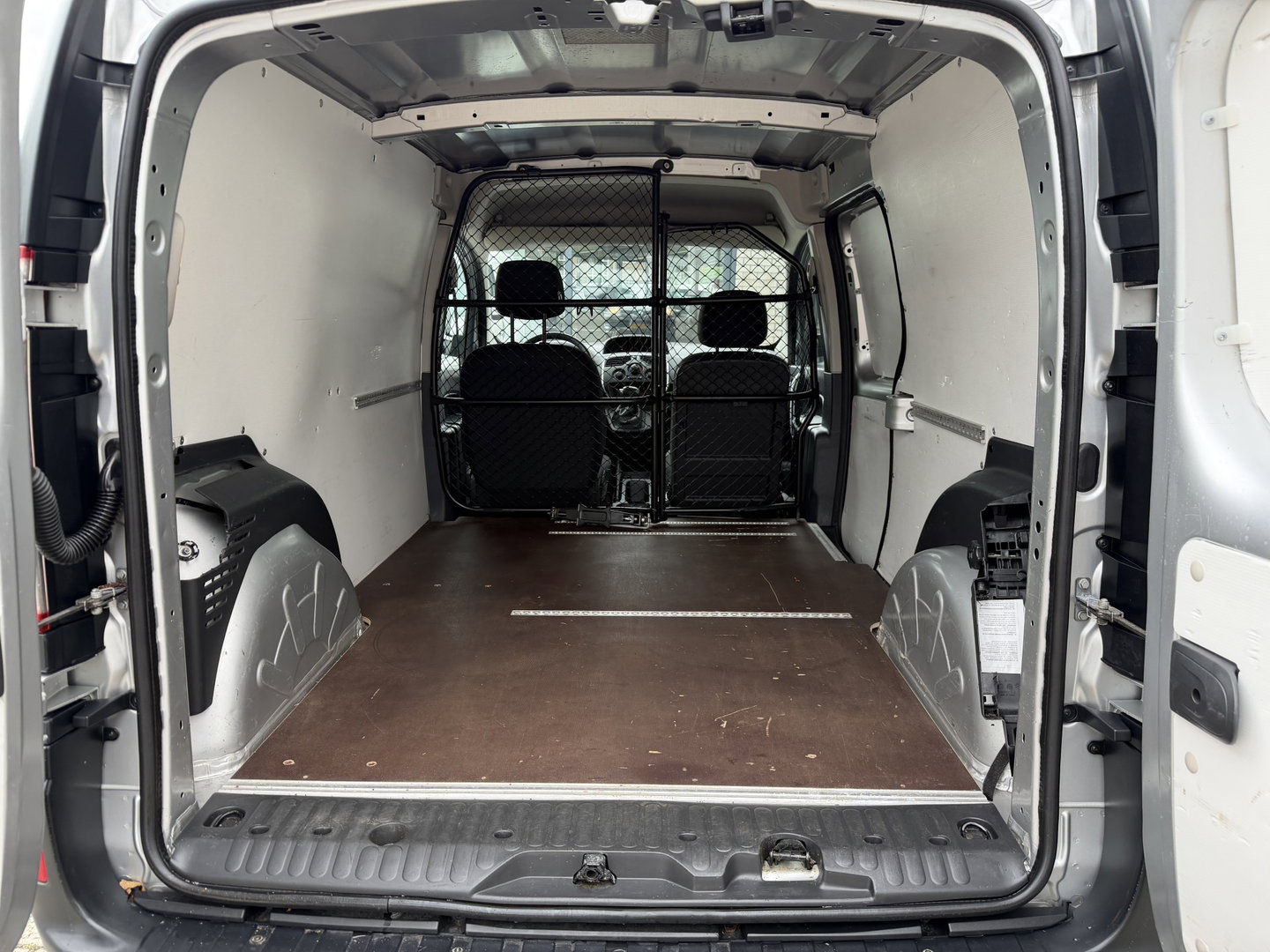 Renault Kangoo 1.5 dCi 90pk automaat Energy Comfort Maxi L2H1 / vaste prijs rijklaar € 11.950 ex btw / lease vanaf € 256 / airco / zilver metallic / pdc achter ! / euro 6