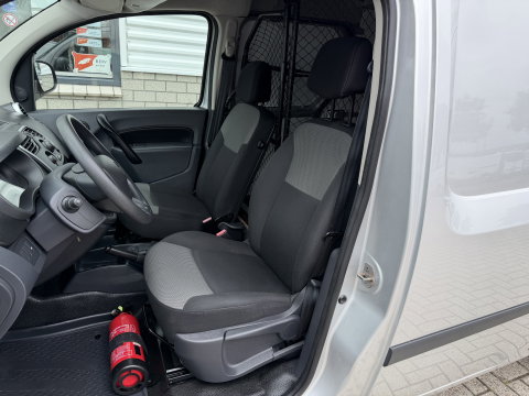Renault Kangoo 1.5 dCi 90pk automaat Energy Comfort Maxi L2H1 / vaste prijs rijklaar € 11.950 ex btw / lease vanaf € 256 / airco / zilver metallic / pdc achter ! / euro 6