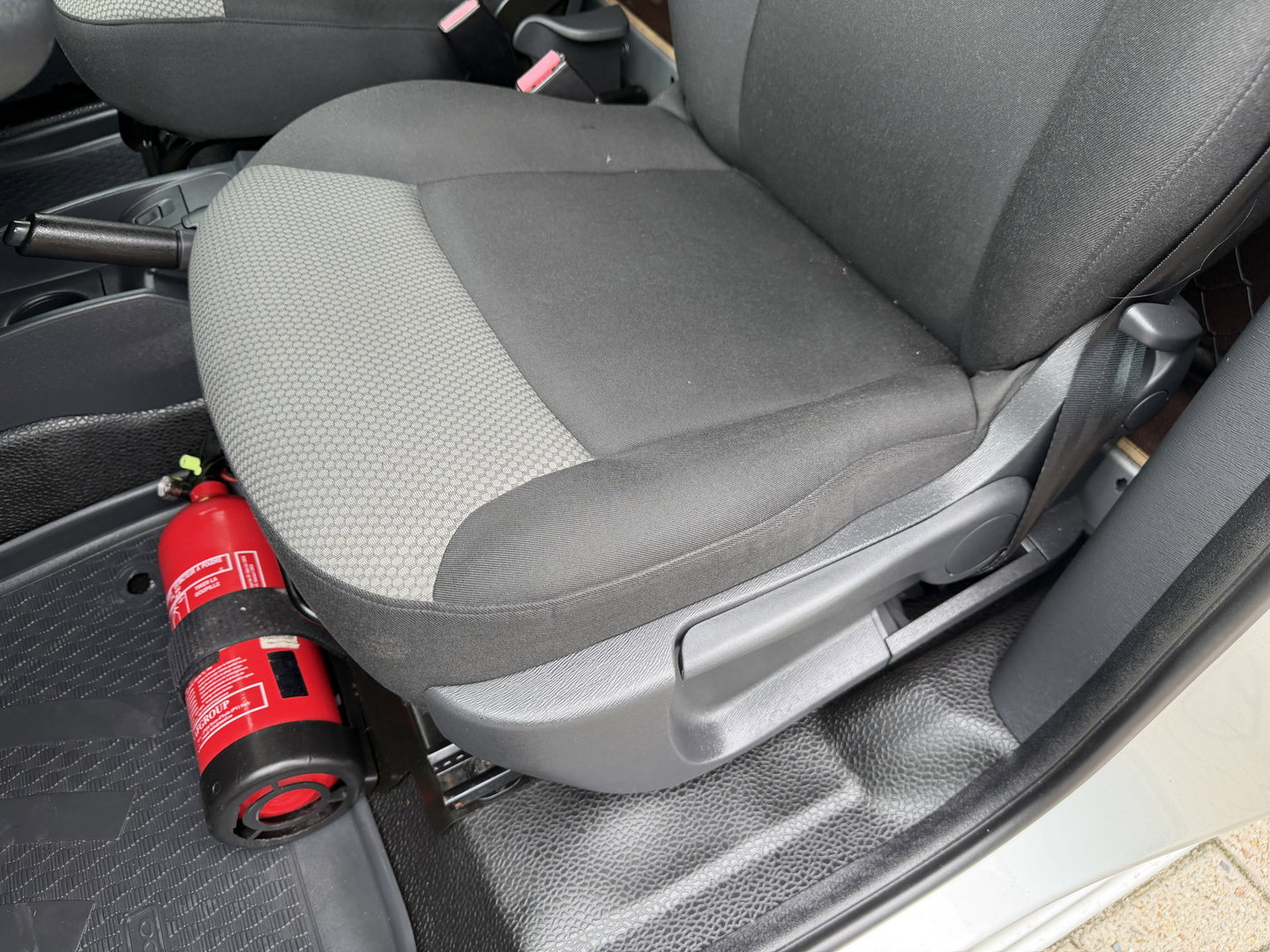 Renault Kangoo 1.5 dCi 90pk automaat Energy Comfort Maxi L2H1 / vaste prijs rijklaar € 11.950 ex btw / lease vanaf € 256 / airco / zilver metallic / pdc achter ! / euro 6