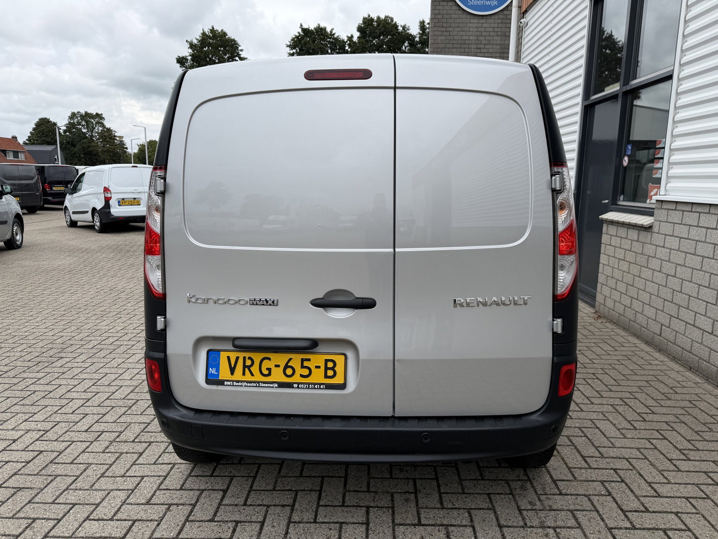 Renault Kangoo 1.5 dCi 90pk automaat Energy Comfort Maxi L2H1 / vaste prijs rijklaar € 11.950 ex btw / lease vanaf € 256 / airco / zilver metallic / pdc achter ! / euro 6