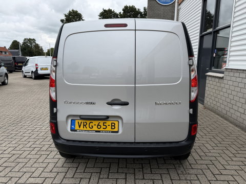 Renault Kangoo 1.5 dCi 90pk automaat Energy Comfort Maxi L2H1 / vaste prijs rijklaar € 11.950 ex btw / lease vanaf € 256 / airco / zilver metallic / pdc achter ! / euro 6
