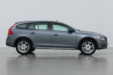 Volvo V60 Cross Country 2.0 D4 Summum | Zie omschrijving | ACC | Schuif-/kanteldak | BLIS | Trekhaak | Keyless | Standkachel | Memory
