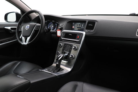Volvo V60 Cross Country 2.0 D4 Summum | Zie omschrijving | ACC | Schuif-/kanteldak | BLIS | Trekhaak | Keyless | Standkachel | Memory