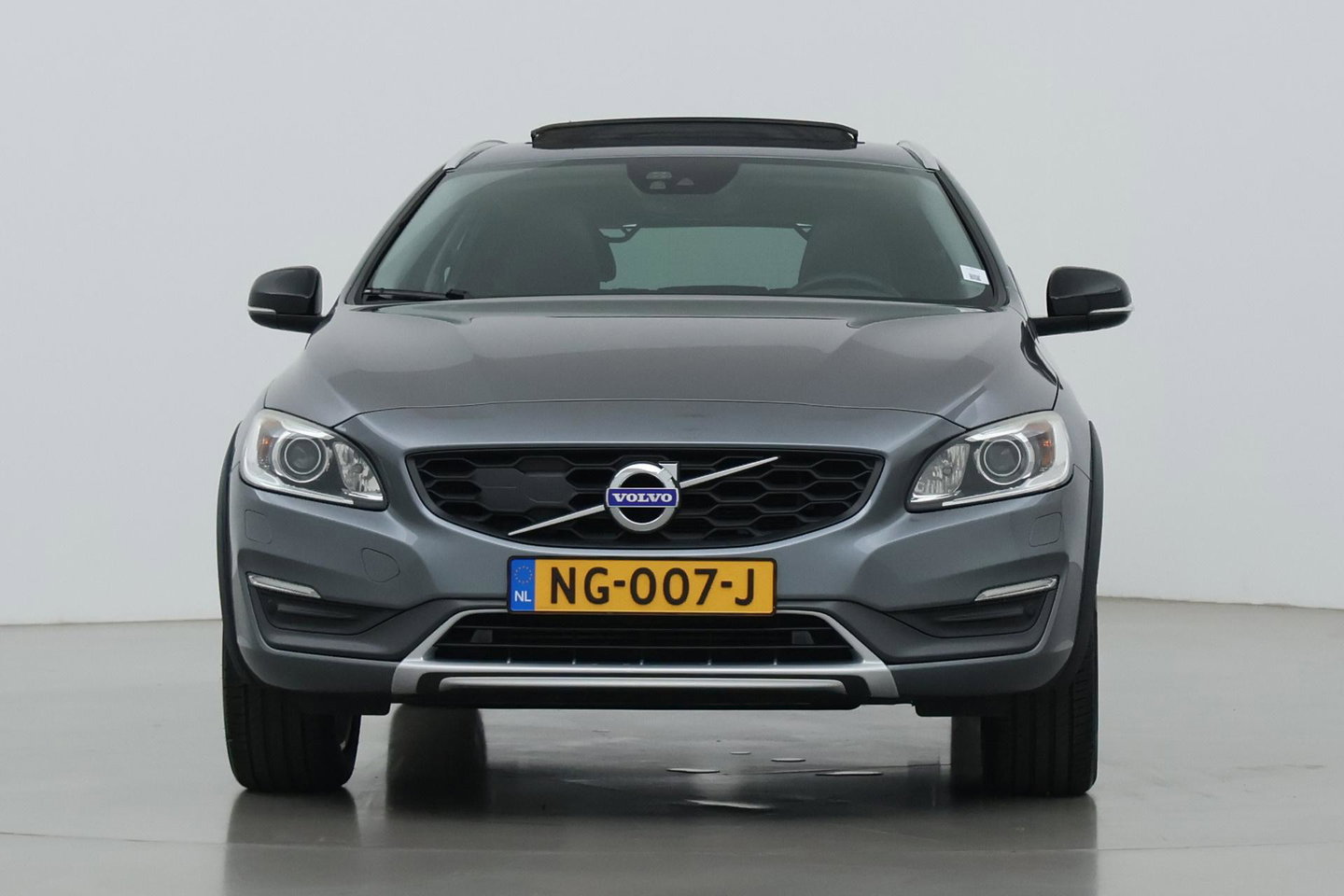 Volvo V60 Cross Country 2.0 D4 Summum | Zie omschrijving | ACC | Schuif-/kanteldak | BLIS | Trekhaak | Keyless | Standkachel | Memory