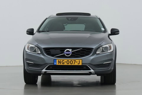 Volvo V60 Cross Country 2.0 D4 Summum | Zie omschrijving | ACC | Schuif-/kanteldak | BLIS | Trekhaak | Keyless | Standkachel | Memory