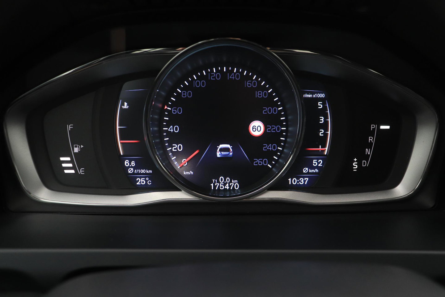 Volvo V60 Cross Country 2.0 D4 Summum | Zie omschrijving | ACC | Schuif-/kanteldak | BLIS | Trekhaak | Keyless | Standkachel | Memory