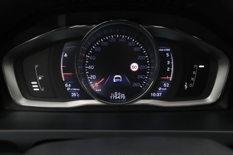 Volvo V60 Cross Country 2.0 D4 Summum | Zie omschrijving | ACC | Schuif-/kanteldak | BLIS | Trekhaak | Keyless | Standkachel | Memory