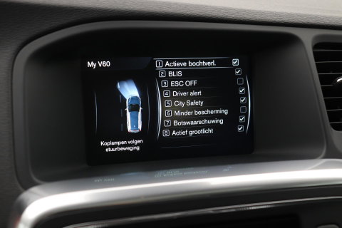 Volvo V60 Cross Country 2.0 D4 Summum | Zie omschrijving | ACC | Schuif-/kanteldak | BLIS | Trekhaak | Keyless | Standkachel | Memory