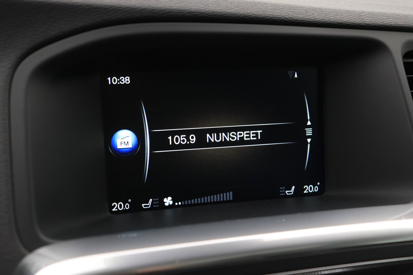 Volvo V60 Cross Country 2.0 D4 Summum | Zie omschrijving | ACC | Schuif-/kanteldak | BLIS | Trekhaak | Keyless | Standkachel | Memory