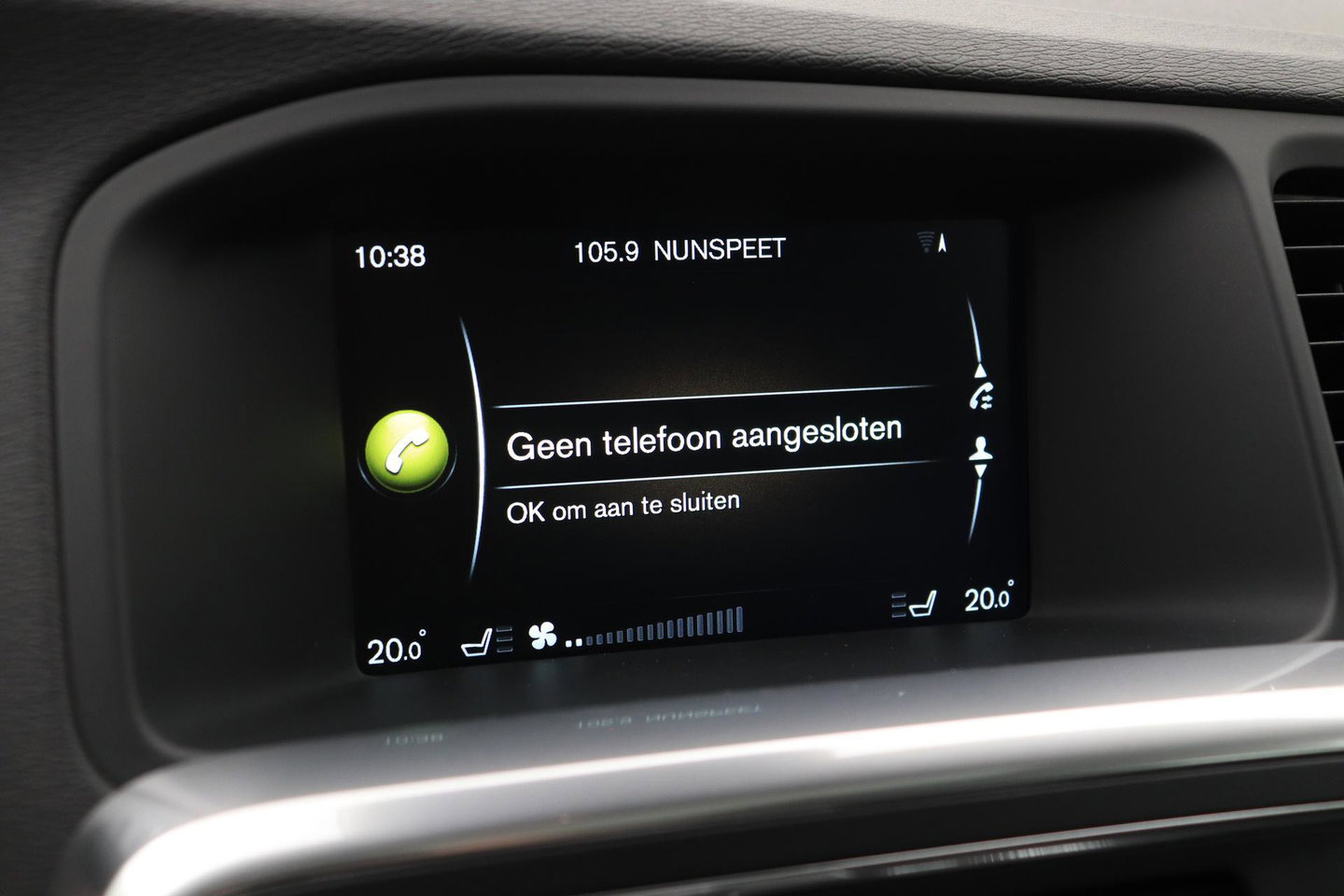 Volvo V60 Cross Country 2.0 D4 Summum | Zie omschrijving | ACC | Schuif-/kanteldak | BLIS | Trekhaak | Keyless | Standkachel | Memory