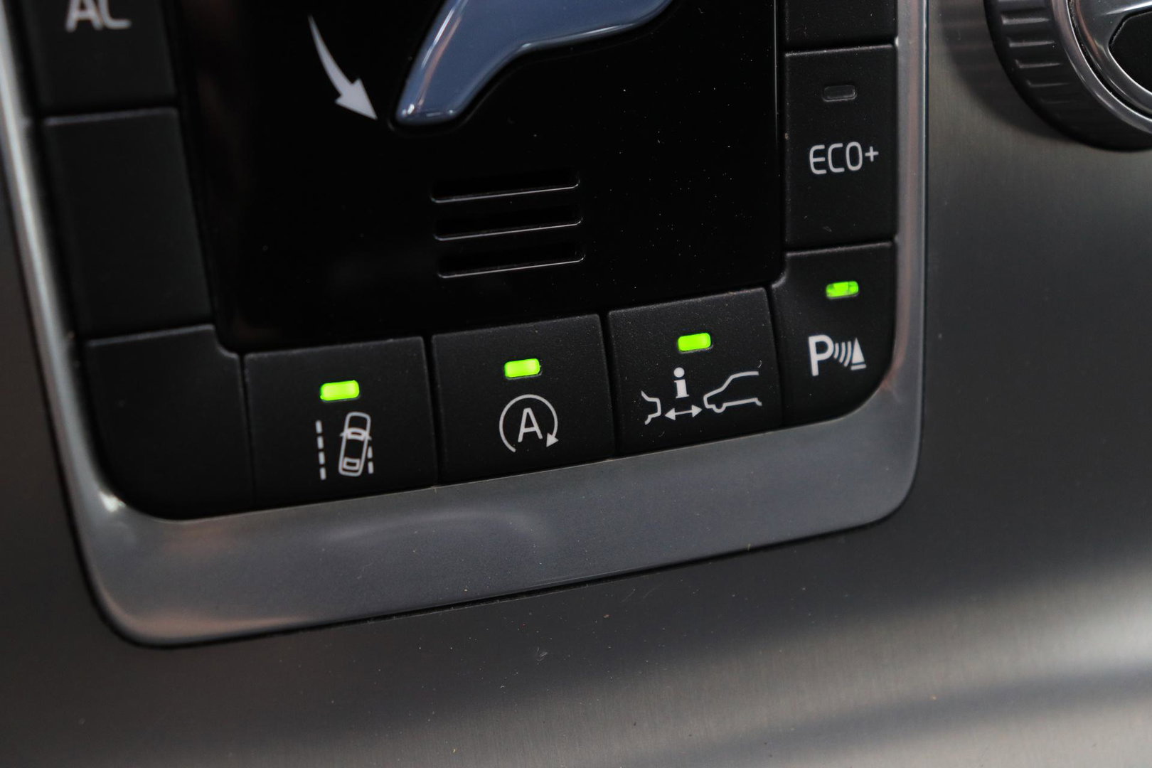 Volvo V60 Cross Country 2.0 D4 Summum | Zie omschrijving | ACC | Schuif-/kanteldak | BLIS | Trekhaak | Keyless | Standkachel | Memory