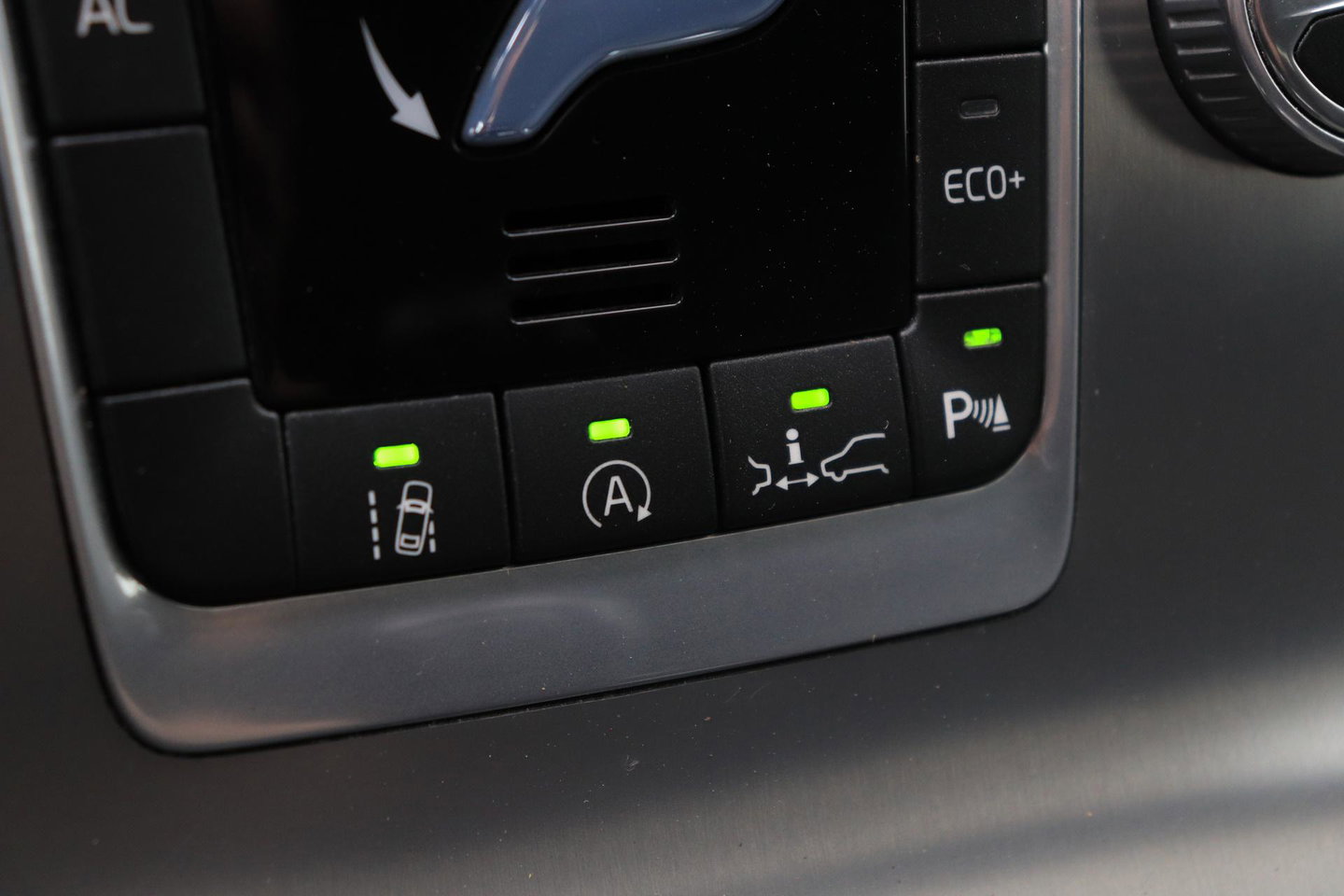 Volvo V60 Cross Country 2.0 D4 Summum | Zie omschrijving | ACC | Schuif-/kanteldak | BLIS | Trekhaak | Keyless | Standkachel | Memory