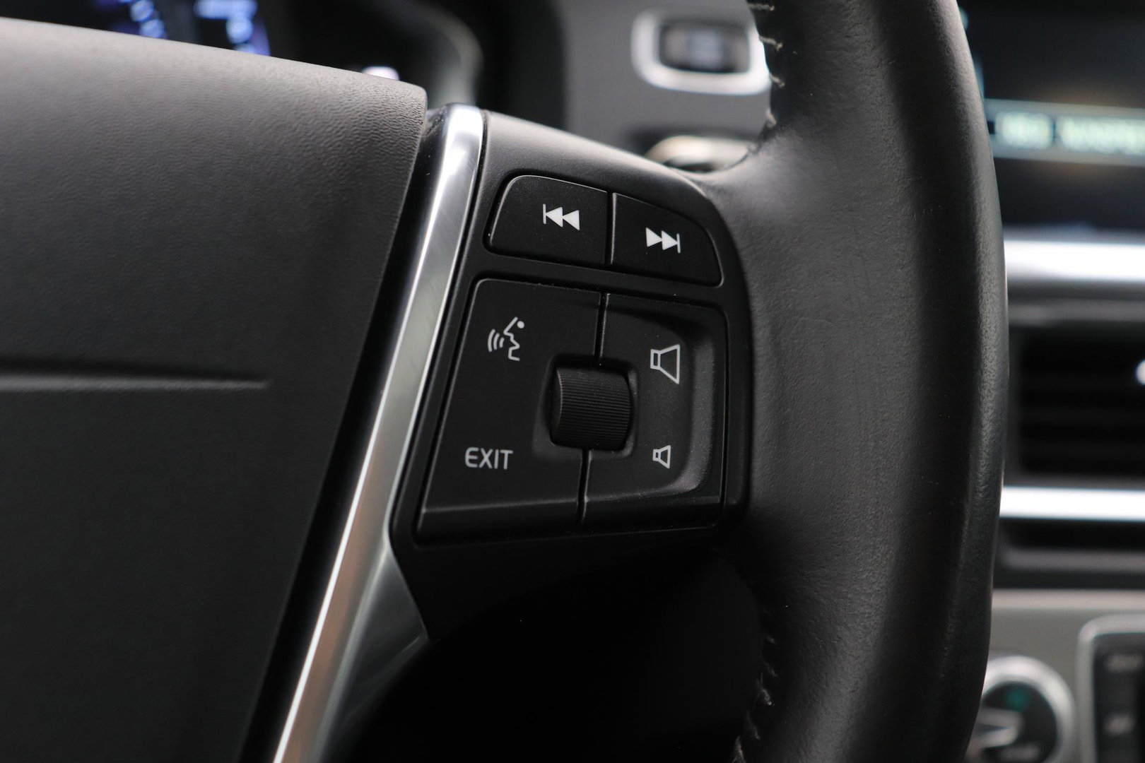 Volvo V60 Cross Country 2.0 D4 Summum | Zie omschrijving | ACC | Schuif-/kanteldak | BLIS | Trekhaak | Keyless | Standkachel | Memory