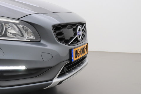 Volvo V60 Cross Country 2.0 D4 Summum | Zie omschrijving | ACC | Schuif-/kanteldak | BLIS | Trekhaak | Keyless | Standkachel | Memory