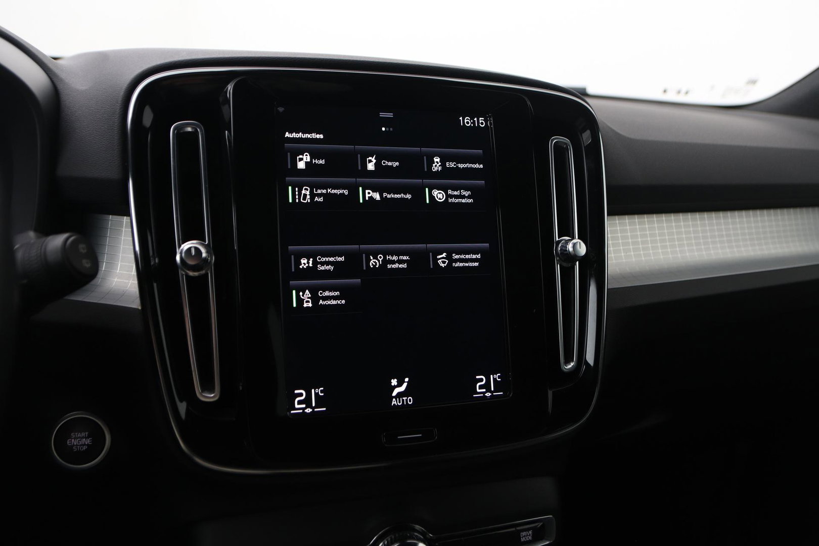 Volvo XC40 T4 Recharge Inscription | Trekhaak | Standkachel | Apple CarPlay | LED | Digitaal Cockpit | PDC | 18 Inch
